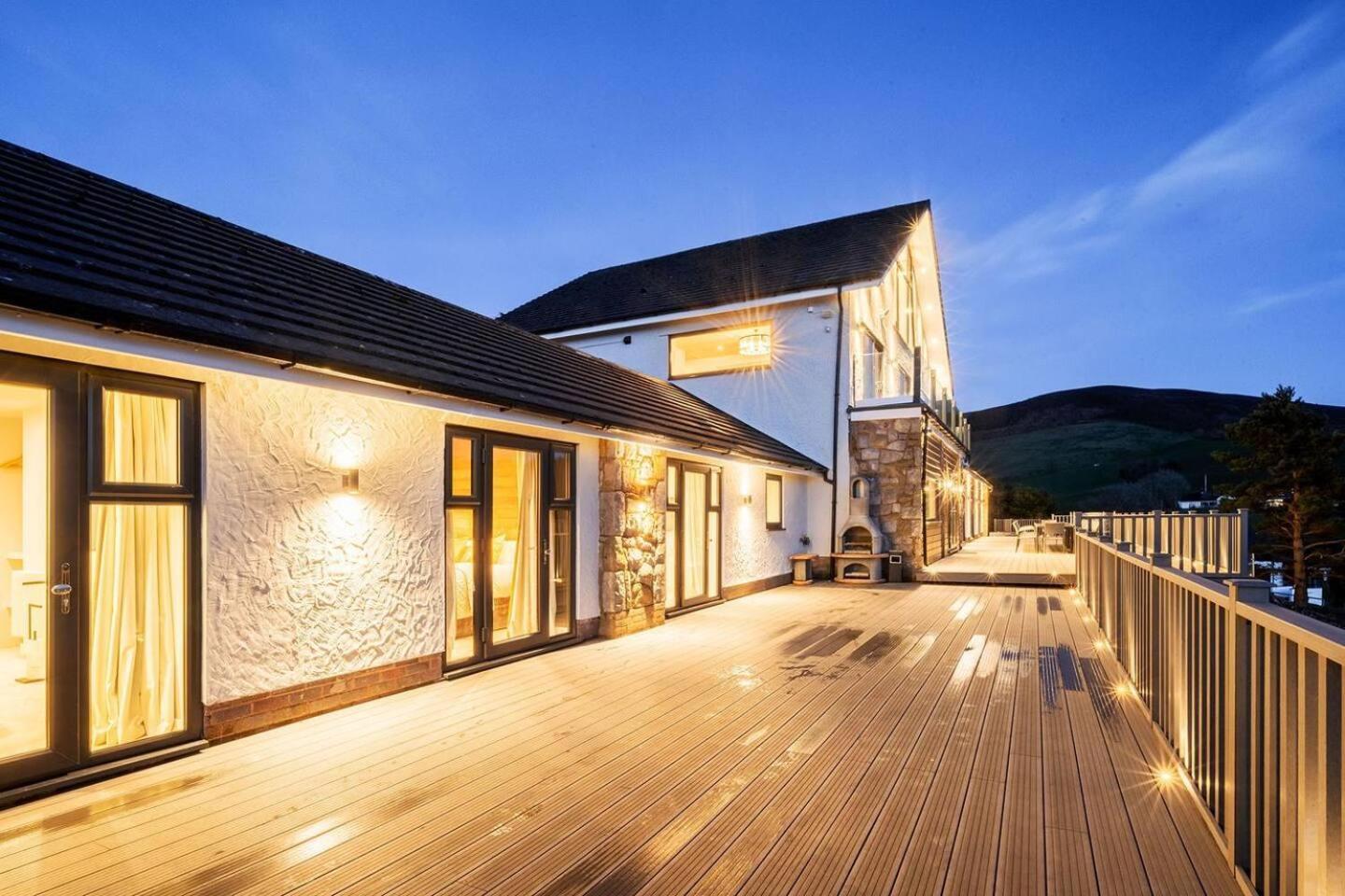 Clwyd Gate Manor Pool Sauna Hottub Cave Wales Ruthin Extérieur photo